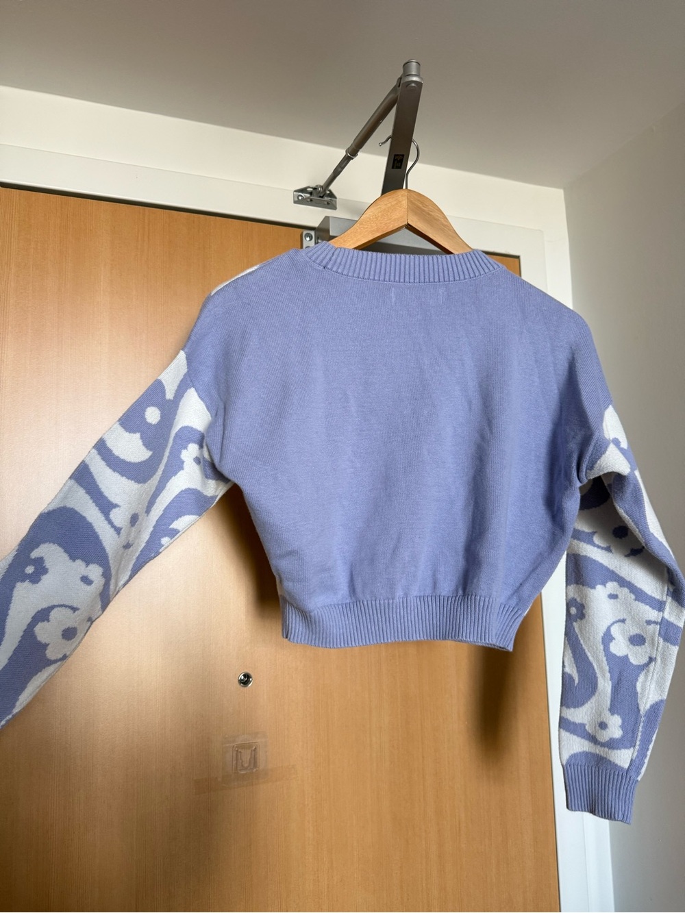 Hollister Lavender and White Floral Wave Cropped Sweater - Picture 2 of 3